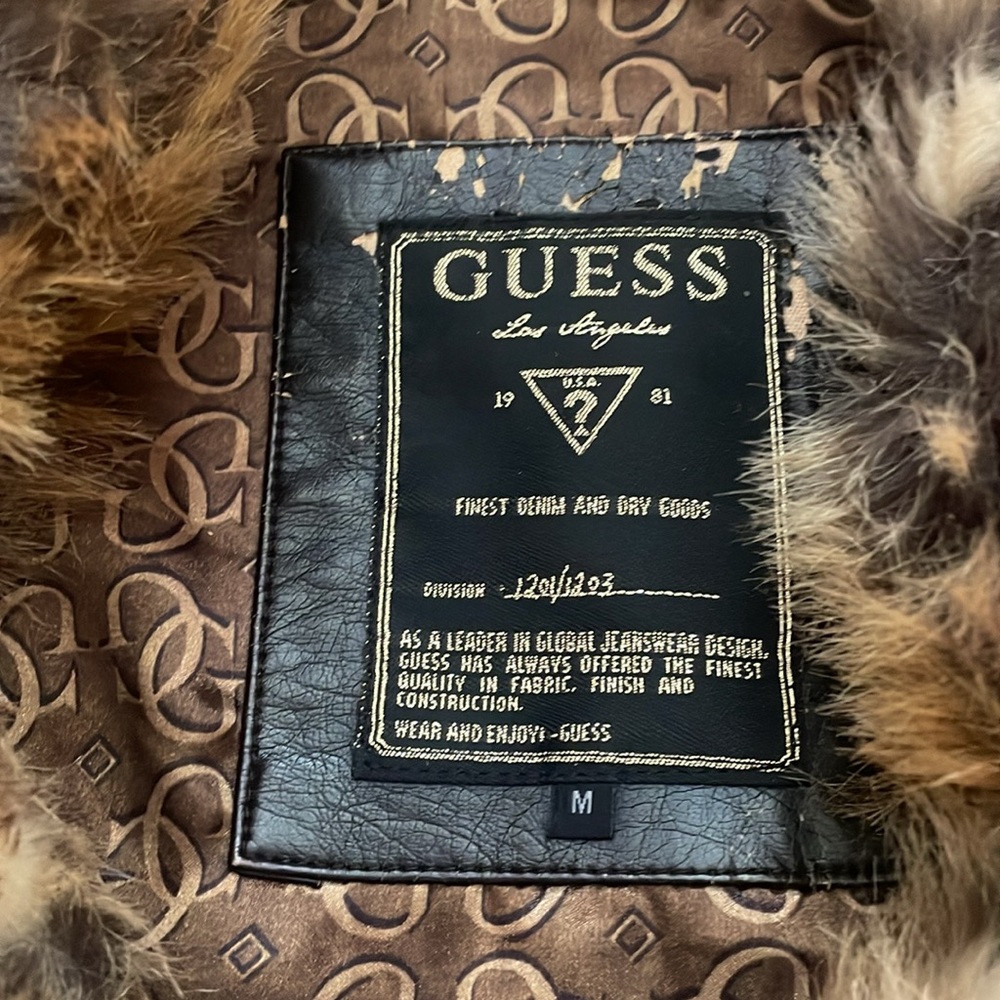 Guess cream faux fur sweater vest sz medium - Picture 5 of 9